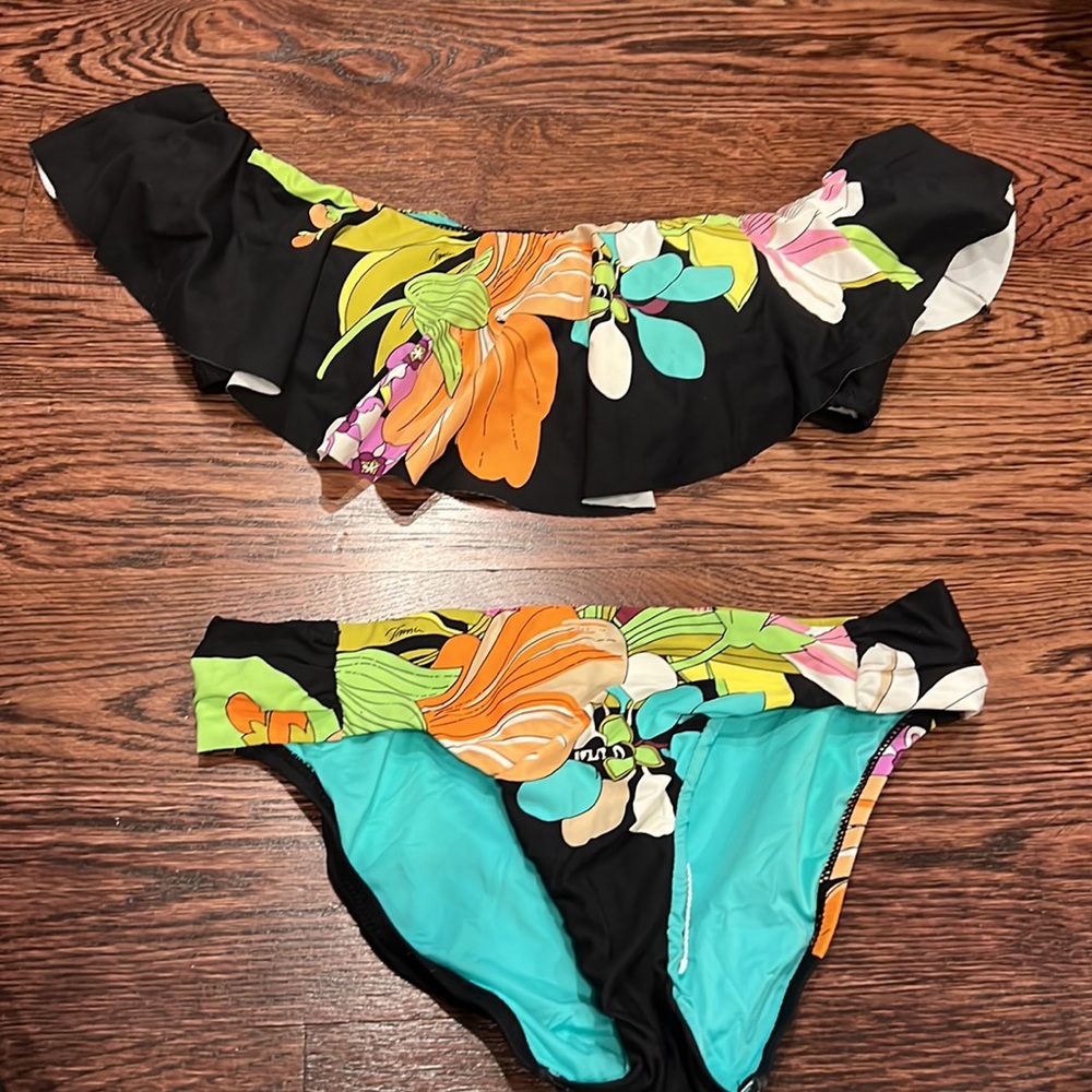 Trina Turk Floral Bikini set - Picture 5 of 8